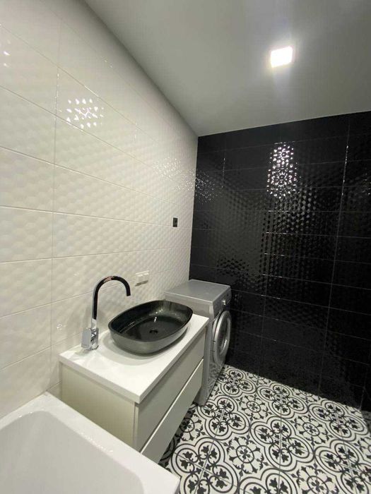 Продам 3 к кв новый капитальный ремонт Жуковского Киевский р-н ML