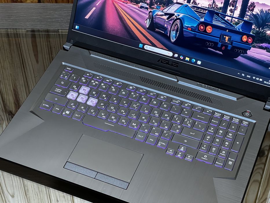 Asus TUF 17, GTX1660ti, Ryzen 9 4900h, 120hz