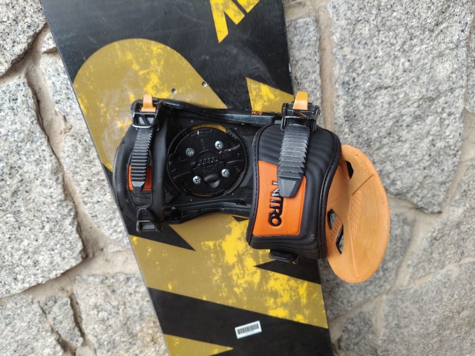 Deska snowboardowa K2 161 cm z wiązaniami Nitro