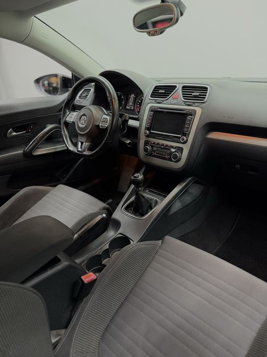 VOLKSWAGEN SCIROCCO 2.0TDI R-Line