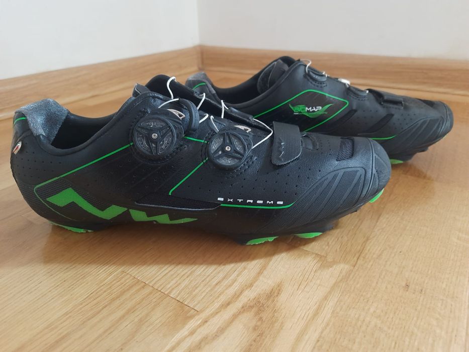 Веловзуття професіональне Northwave Extreme.