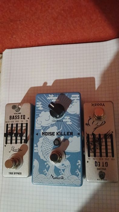 Pedais de guitarra novos