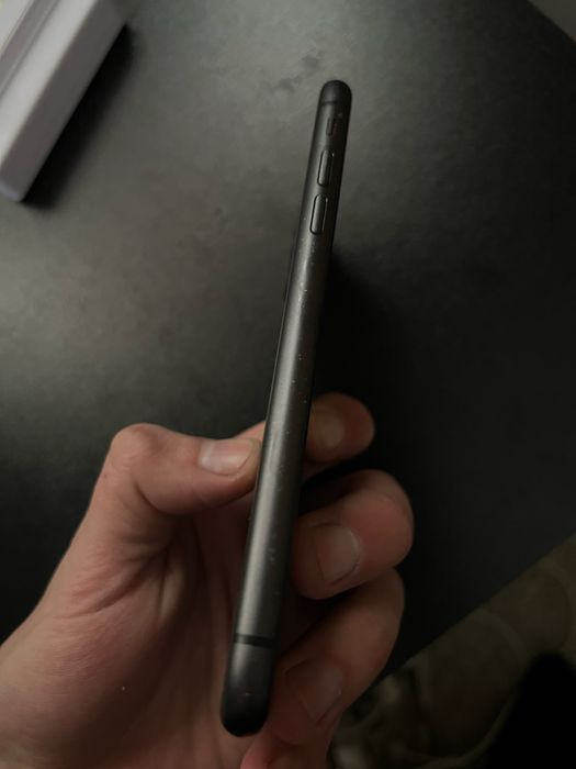 Продам Iphone 11