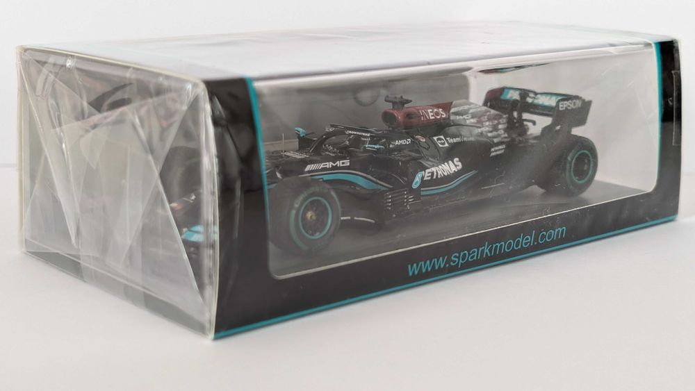 Spark F1 1:43 Model S7695 Mercedes-AMG W12 Lewis Hamilton Vencedor GP Rússia 2021 100º vitória carreira