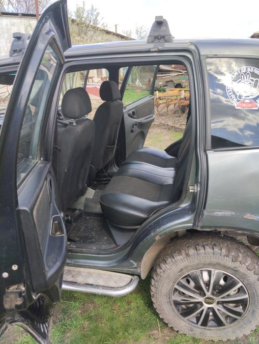 Продам автомобіль нива
