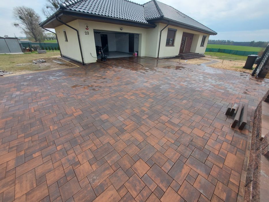 Profesjonalne układanie kostki brukowej. Brukarstwo