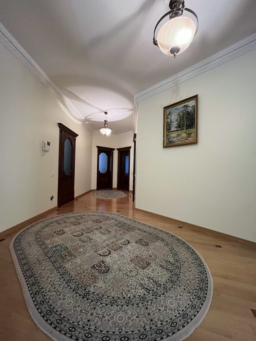 Авторський Будинок з Басейном та Укриттям - район Кварцу