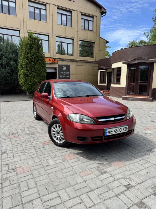 Продам  Chevrolet Lacetti Hatchback 1.8 мех. Газ/бензин