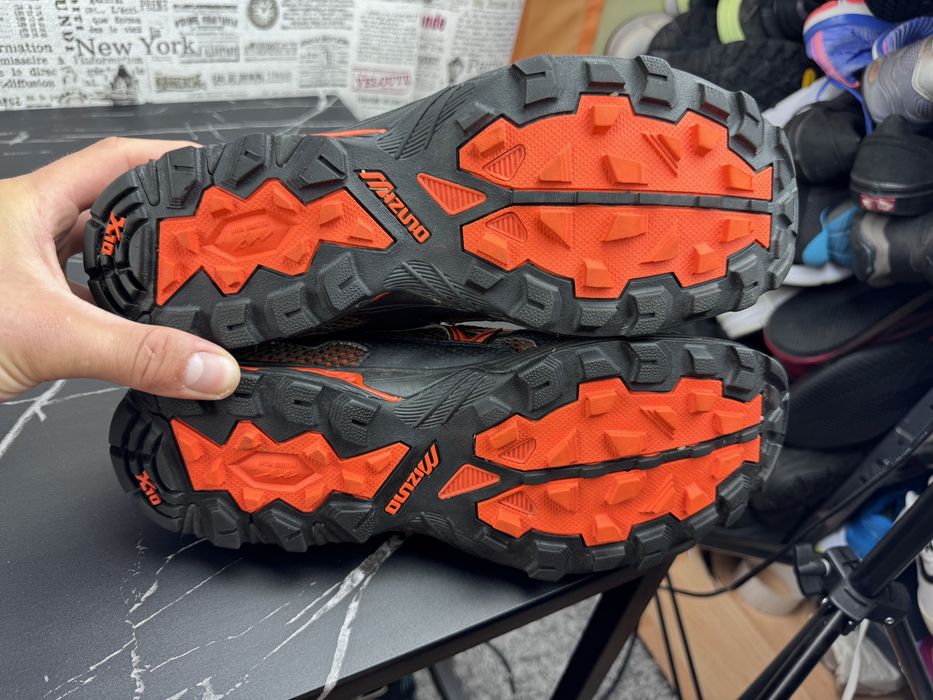 Кросівки Mizuno Wave Harrier 2 Розмір 44.5 Взуття