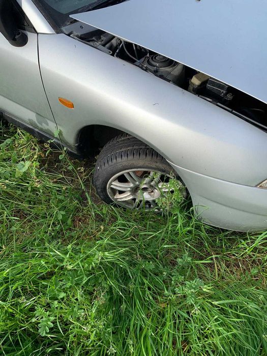 MITSUBISHI Carisma para peças