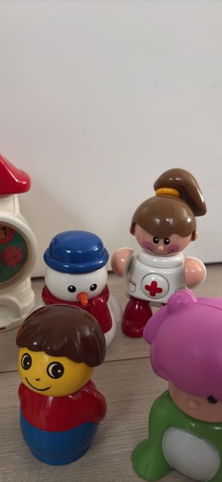 Bonecos da marca Toto.