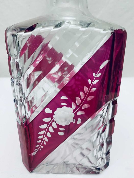 Rara Garrafa de Licor em Cristal de Boémia Rubi Lapidado (Séc. XIX/XX)