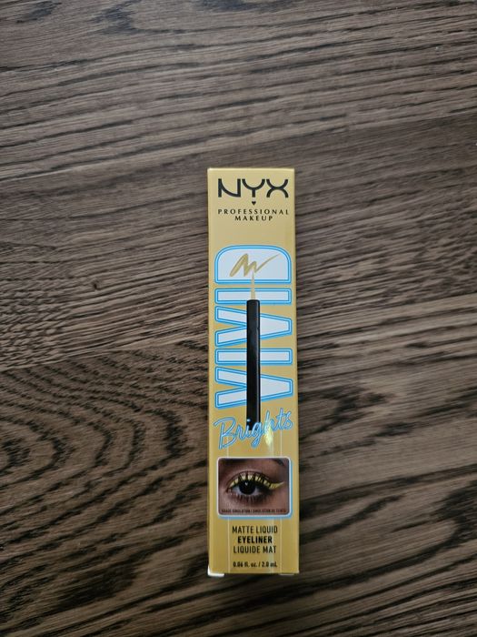 Nowy żółty eyeliner Nyx Vivid Brights Had me at yellow