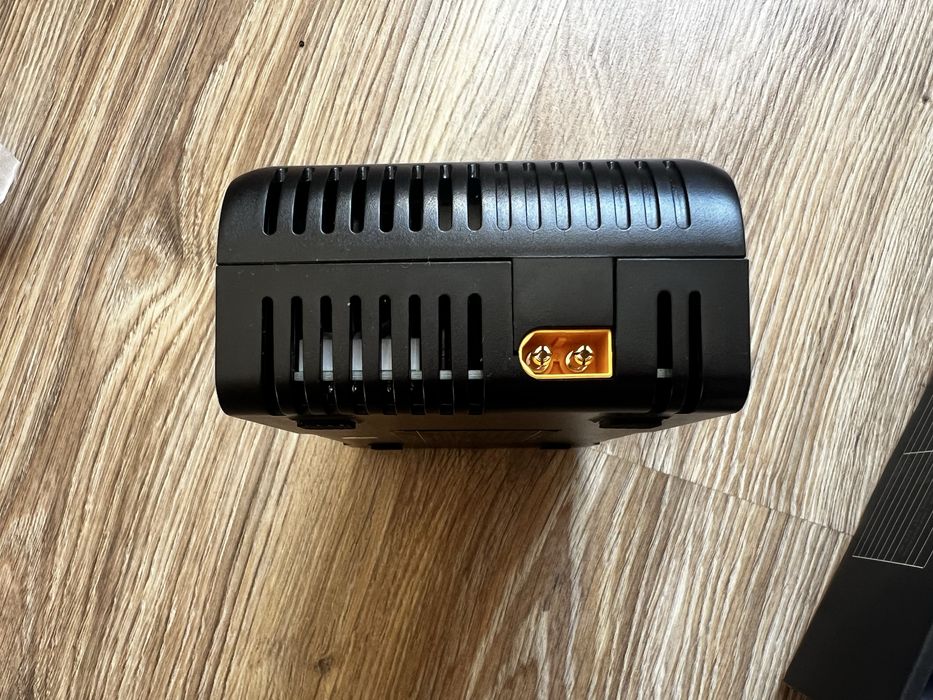 Зарядний пристрій  HTRC P20 12/24V 20A AGM GEL LiFePO4