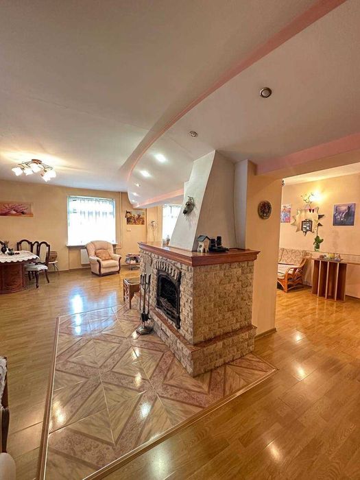 Будинок в Молодіжному