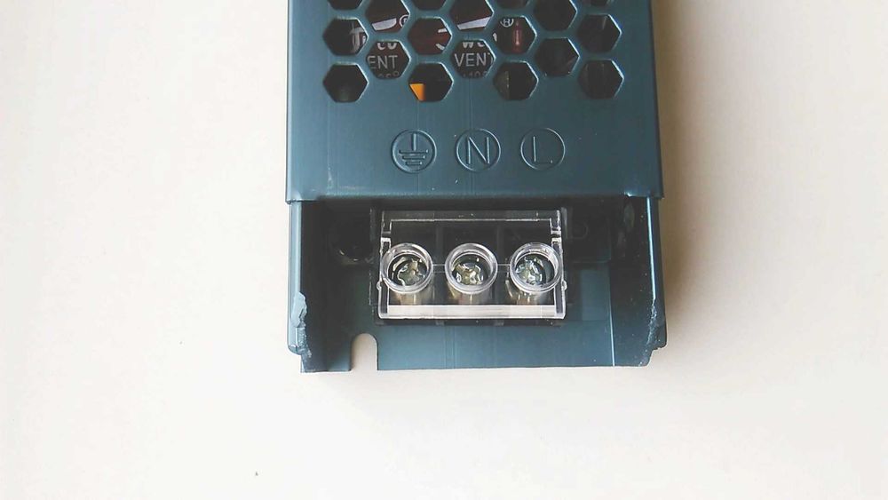 Импульсный Блок Питания/DC Адаптер в метал. корпусе на 24В 8А 200Вт