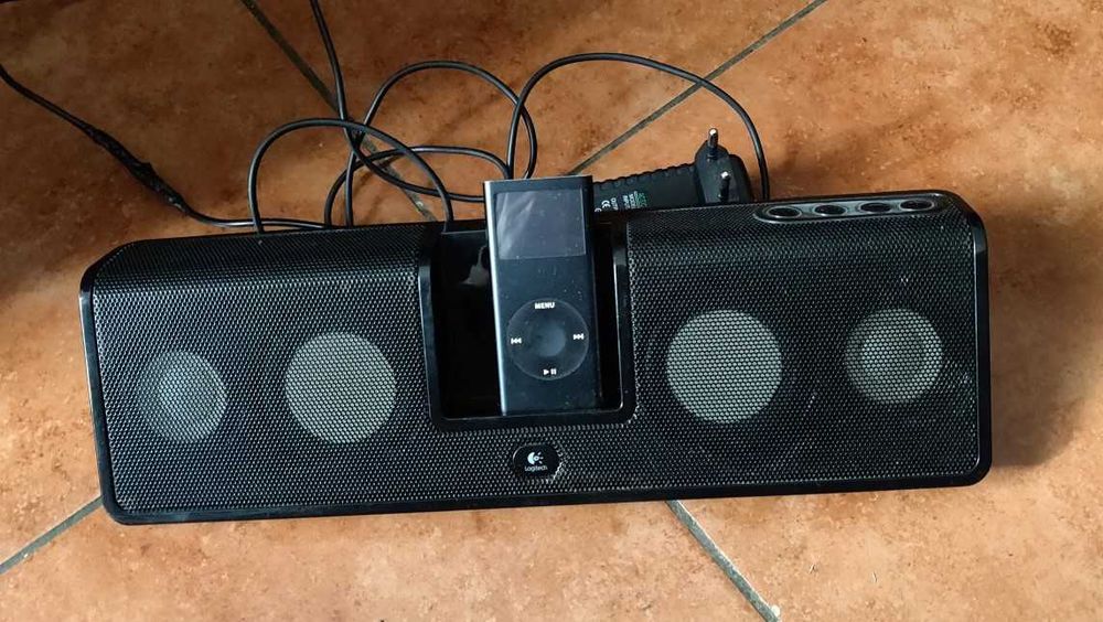 iPod 8GB + Colunas Logitech mm50