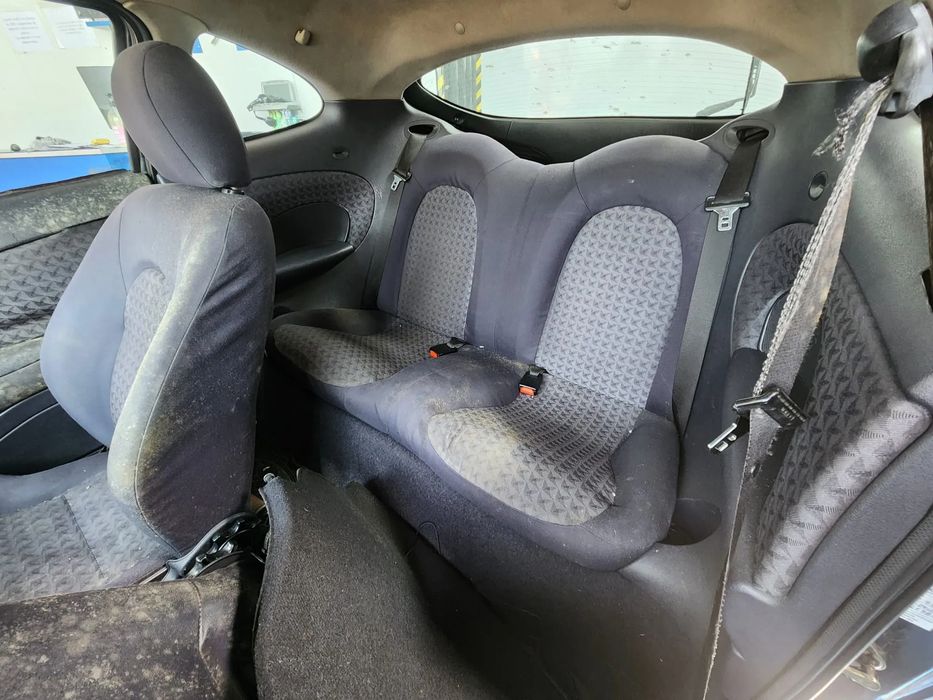 Ford Puma 1.4, gasolina de 1999 ás peças.