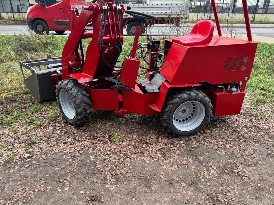Miniładowarka ładowarka 4x4
