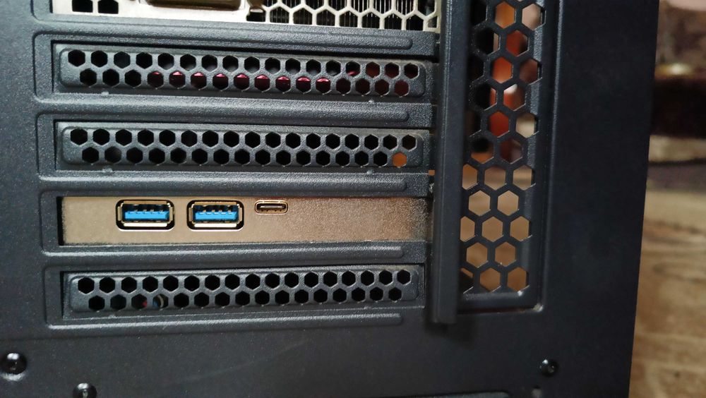 Плата розширення PCIe на USB 3.1