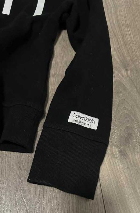Calvin Klein 38 M czarna bluza luźna z kapturem białe Logo
