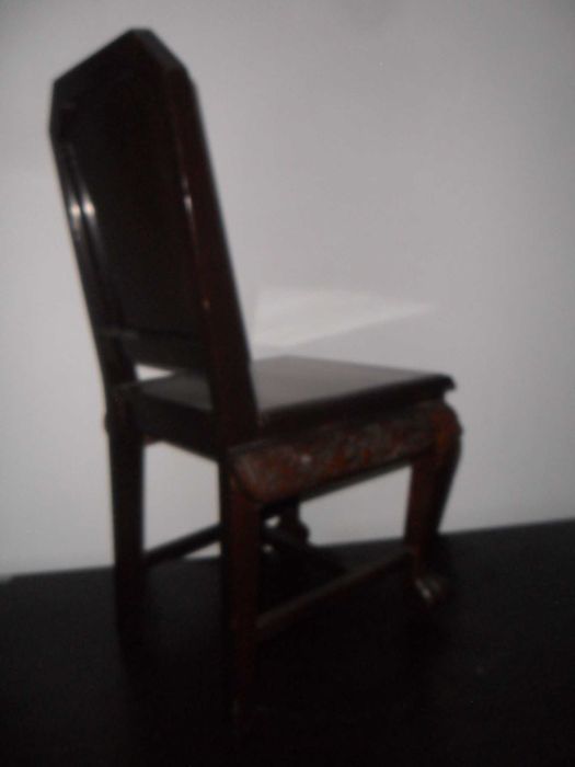 Cadeira em madeira nobre