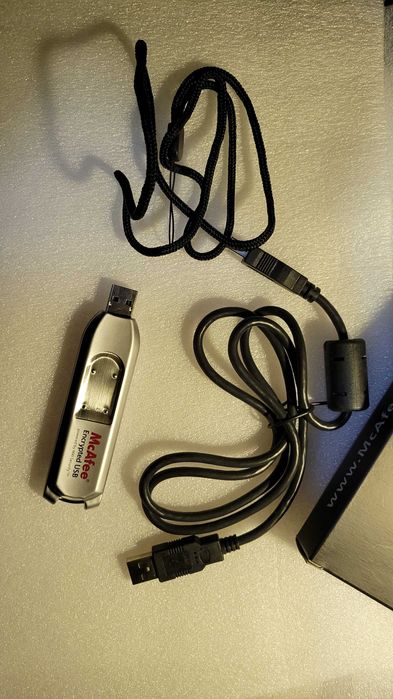 Флешка McAfee Encrypted USB-NBIO-2GBF Zero FtPrint NBIO USB FIPS 2GB