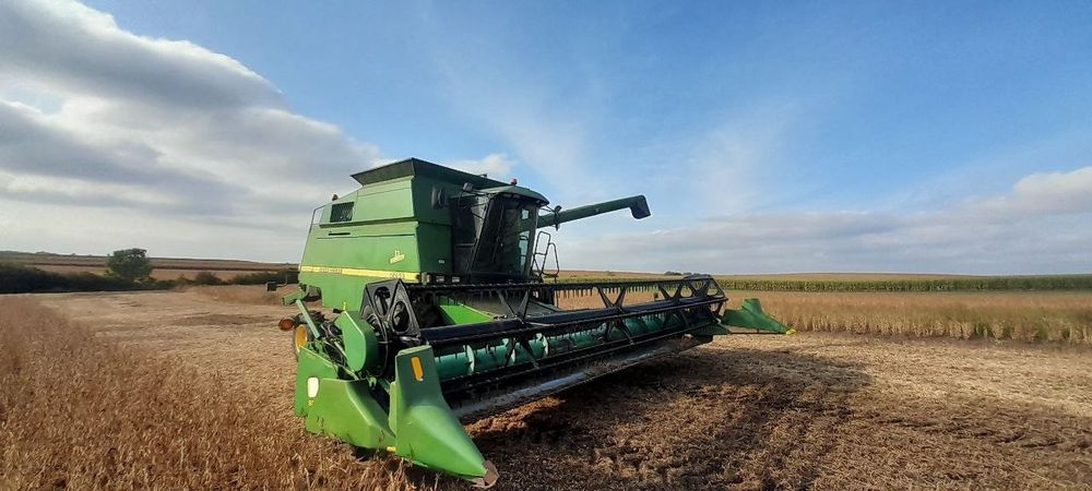 Надамо послуги обмолоту СОЇ flex 925 ,Комбайн John Deere 2266 .