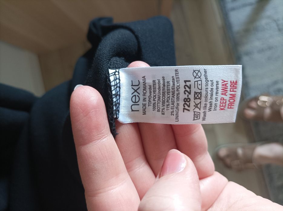 Sukienka NEXT czarno różowa
