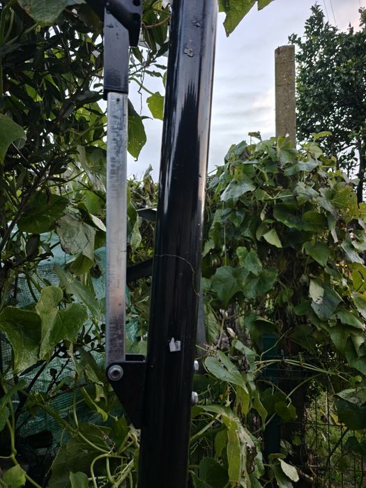 Vendo tabela basquete regulável em altura