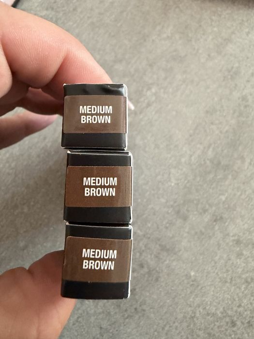 3 kredki do brwi Anastasia Beverly Hills Brow Wiz