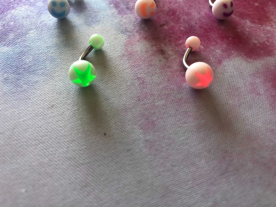 Piercings novos para umbigo