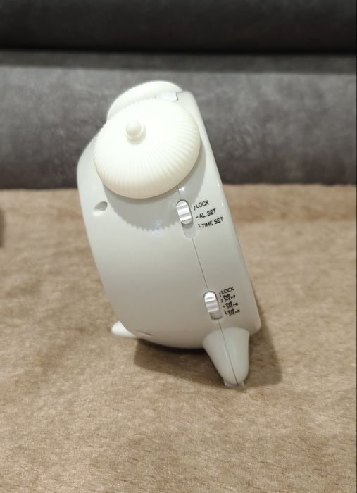 Budzik z podświetleniem LED