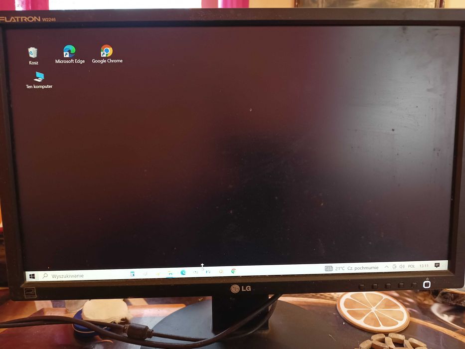 Komputer z monitorem 22 cale