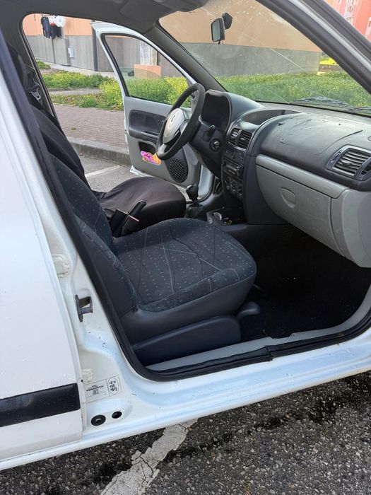 Renault Clio 1.2 Gasolina | 2001 | aceito retoma 
Renault Clio ano 2
