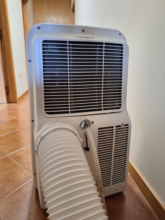 Ar Condicionado Portátil Becken BAC4255 (12000 BTU - até 23 m²) com garantia