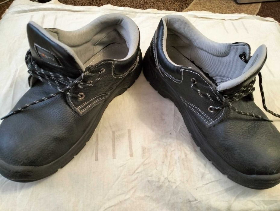 Продам чоловічі робочі напівчеревики "FIRSTY"