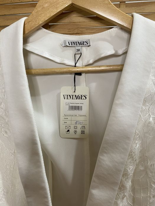 Белое платье и пиджак