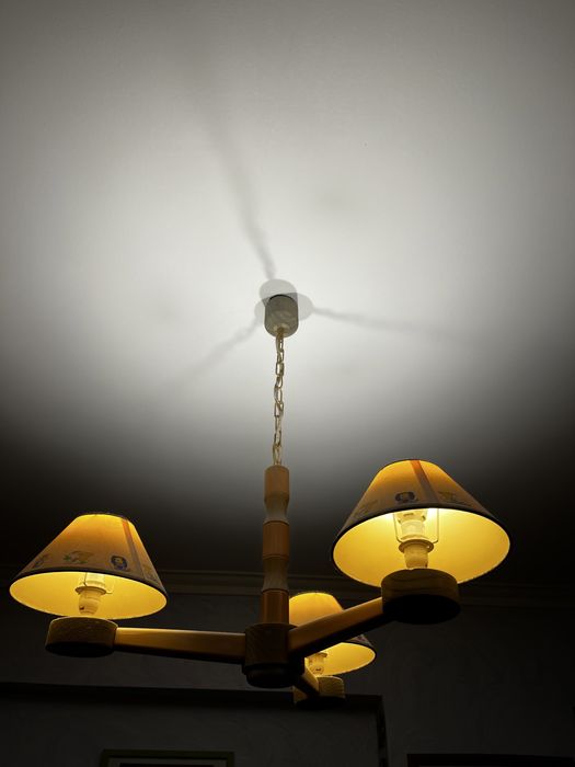 Candeeiro para quarto de criança