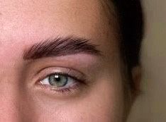 Манікюр, педикюр / Брови, корекція, фарбування та ламінування