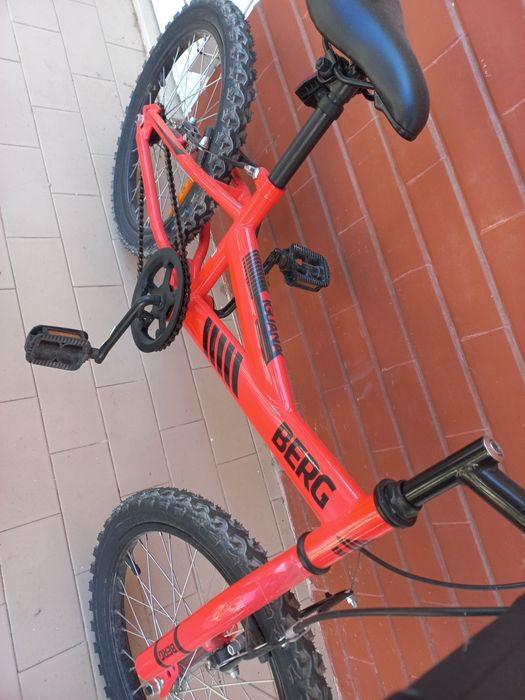 Bicicleta Berg laranja Como Nova - criança