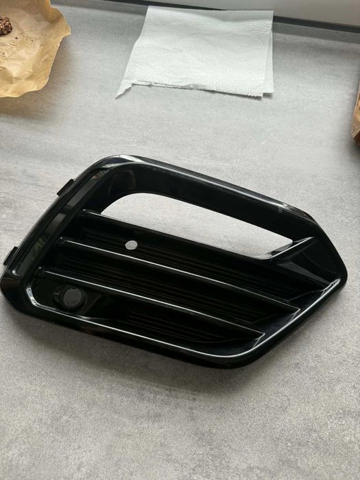 Seat Atefca Lift 575.853.666.T kratka zderzaka prawa / przeciwmgielna