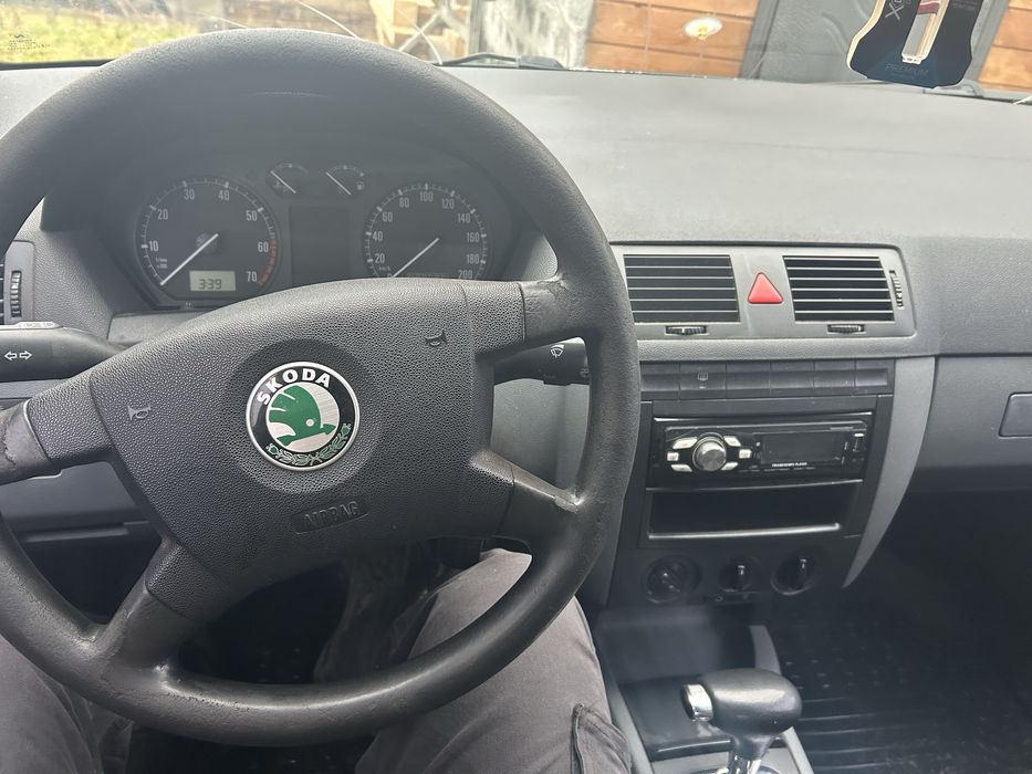 Шкода Фабія автомат