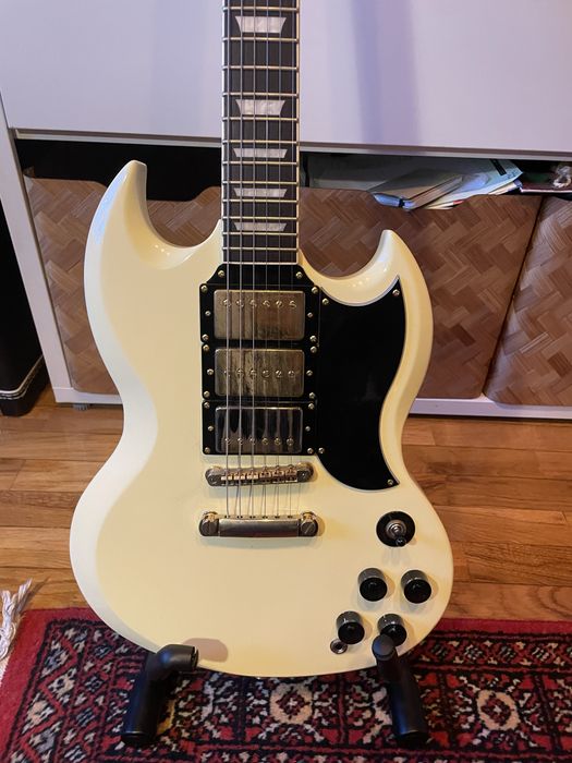 Guitarras Vintage “SG” VS63 Reissued e VSA500P semi hallow