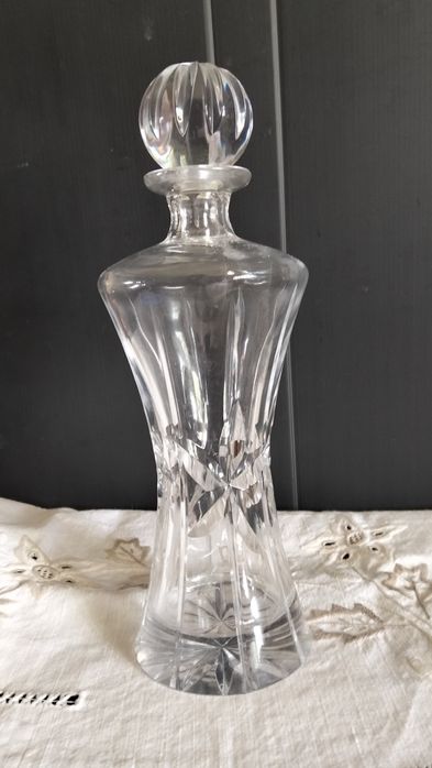 Garrafa de cristal com tampa