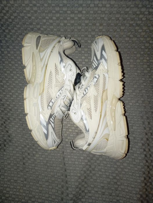 off white be right back кросіки в гарному стані