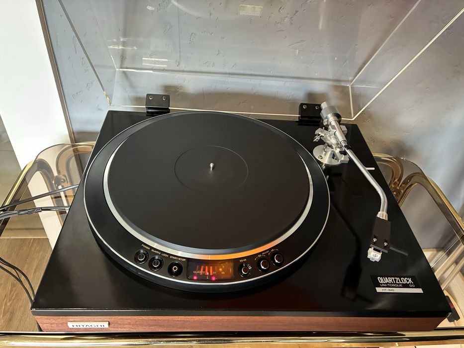 Hitachi HT-840 gramofon