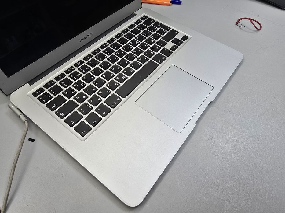 Apple MacBook Air 13 2011 A1369