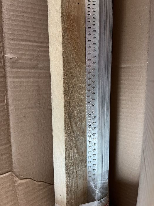 Narożnik wewnętrzny do płyt GK 2,5m 18x18 mm