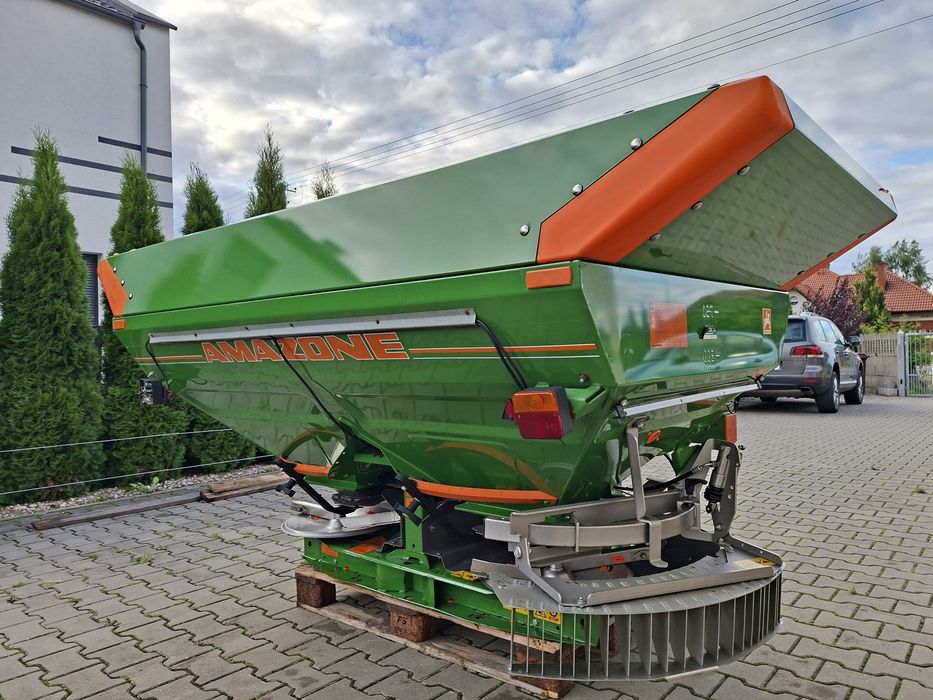 Rozsiewacz  amazone ZAM 1700 ładny  stan